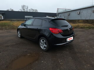 2014 Opel Astra J Рестайлинг, чёрный, 750000 рублей, вид 2