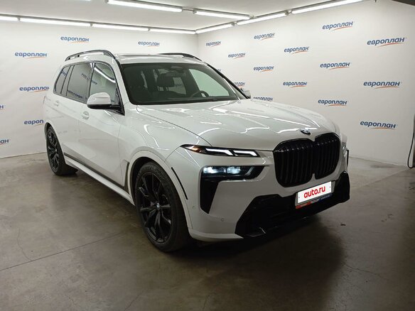 2022 BMW X7 40i I (G07) Рестайлинг, белый, 11500000 рублей