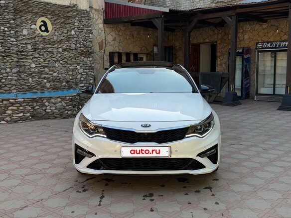 2019 Kia Optima IV Рестайлинг, белый, 1705000 рублей - вид 1