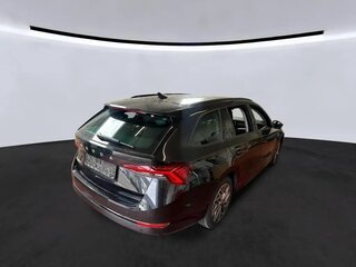 2023 Skoda Octavia IV (A8), чёрный, 1832000 рублей, вид 4