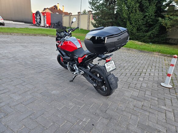 2020 BMW F 900 XR, красный, 1100000 рублей - вид 2