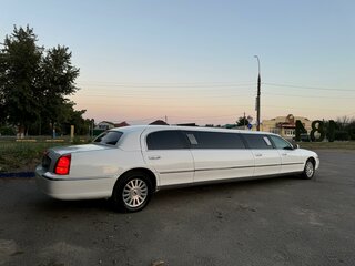 2002 Lincoln Town Car III, белый, 460000 рублей, вид 5