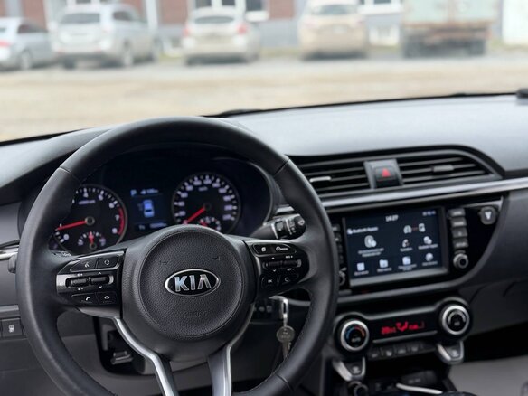 2019 Kia Rio IV, белый, 1300000 рублей - вид 9