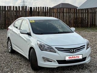 2015 Hyundai Solaris I Рестайлинг, белый, 1120000 рублей, вид 1