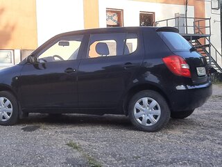 2010 Skoda Fabia II Рестайлинг, чёрный, 450000 рублей, вид 2