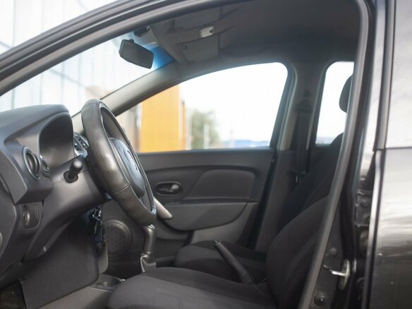 2014 Renault Logan II, чёрный, 570000 рублей - вид 10