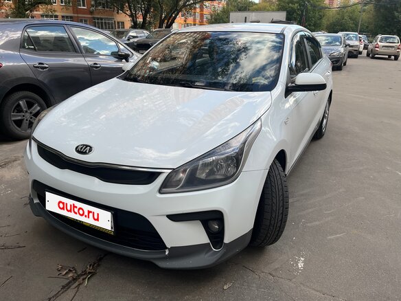 2020 Kia Rio IV, белый, 1000000 рублей - вид 2