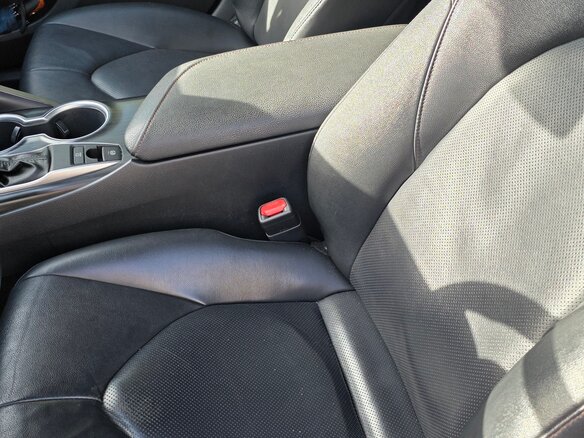 2022 Toyota Camry VIII (XV70) Рестайлинг, белый, 2250000 рублей - вид 19