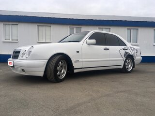 1997 Mercedes-Benz E-Класс 230 II (W210, S210), белый, 850000 рублей, вид 1