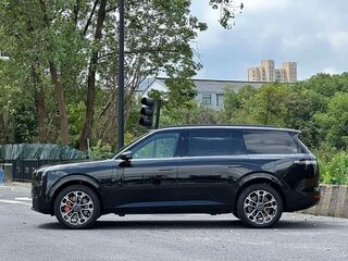 2025 Lynk & Co 900, чёрный, 6613033 рублей, вид 2