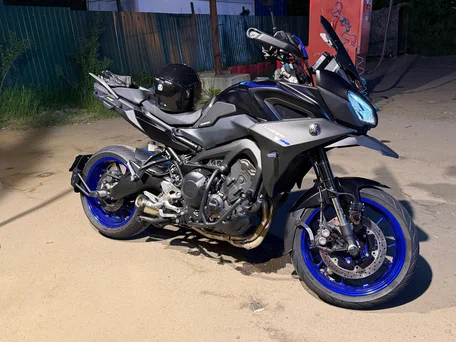 2018 Yamaha MT-09 Tracer (FJ-09), чёрный, 880000 рублей, вид 1