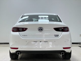 2022 Mazda 3 Axela IV (BP), белый, 1900000 рублей, вид 5