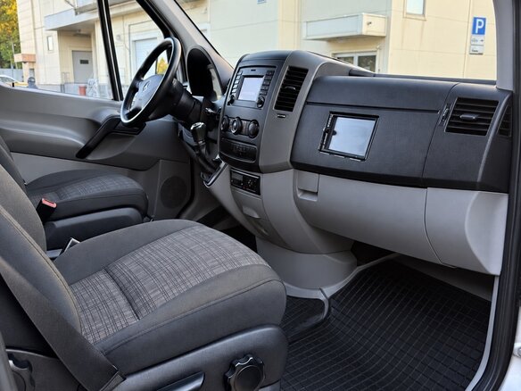 2016 Mercedes-Benz Sprinter, серебристый, 6590000 рублей - вид 9