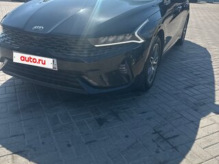 2021 Kia K5 III, чёрный, 2200000 рублей, вид 2