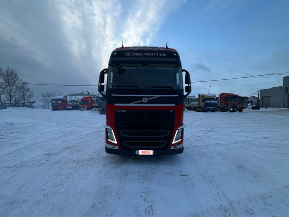 2017 Volvo FH, красный, 8800000 рублей - вид 2