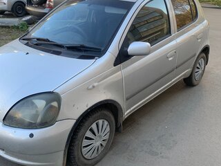 1999 Toyota Vitz I (P10), белый, 235000 рублей, вид 5