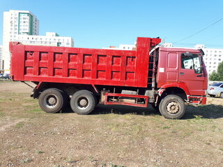 2012 Sinotruk Howo ZZ3257, красный, 1600000 рублей, вид 1