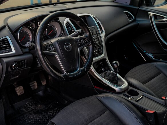 2012 Opel Astra GTC J Рестайлинг, белый, 880000 рублей - вид 14