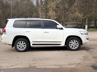 2016 Toyota Land Cruiser 200 Series Рестайлинг 2, белый, 5400000 рублей, вид 4