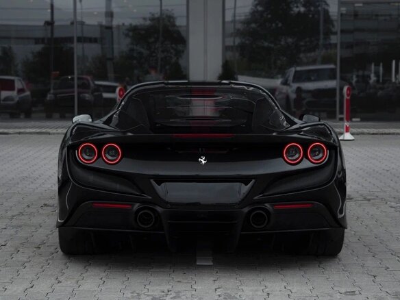 2021 Ferrari F8 Tributo, чёрный, 21000000 рублей - вид 4