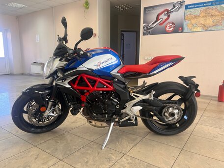 2017 MV Agusta Brutale 800, красный, 1150000 рублей, вид 5