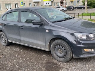 2015 Volkswagen Polo V Рестайлинг, серый, 700000 рублей, вид 2