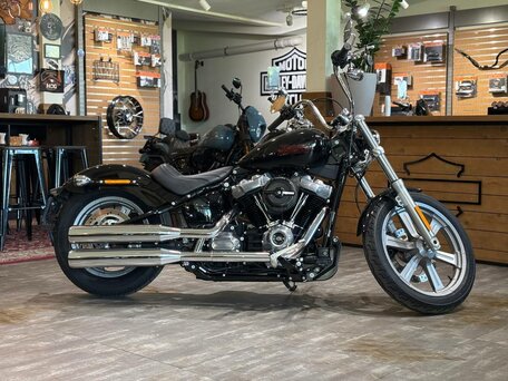 2024 Harley-Davidson Softail Standard, чёрный, 1890000 рублей, вид 5