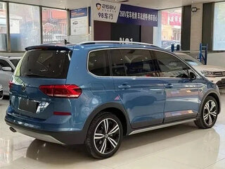 2022 Volkswagen Touran Cross L II, синий, 1620000 рублей, вид 4