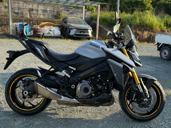 2022 Suzuki GSX-S 1000, серый, 1099000 рублей - вид 16