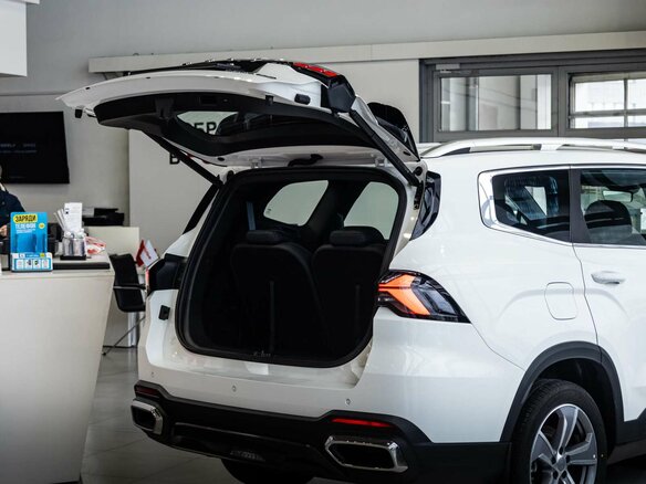 2025 Geely Okavango I Рестайлинг, белый, 3908990 рублей - вид 26