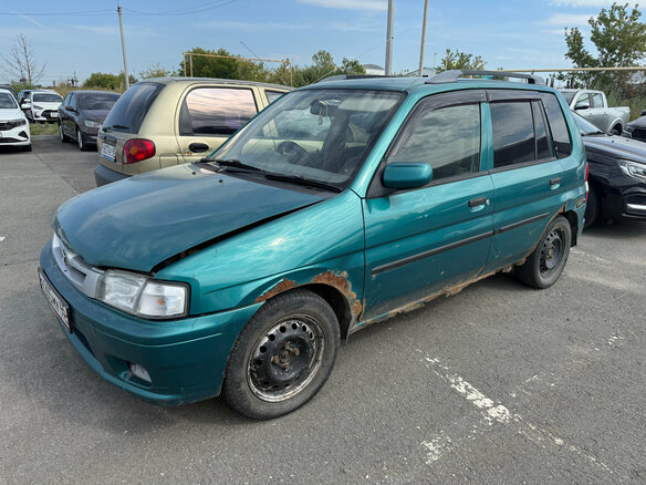 1997 Mazda Demio I (DW), зелёный