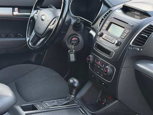 2013 Kia Sorento II Рестайлинг, белый, 1550000 рублей - вид 12