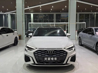 2023 Audi A3 Sportback 35 TFSI IV (8Y), белый, 1650000 рублей, вид 2