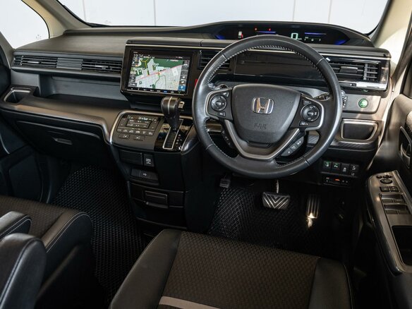 2018 Honda Stepwgn Spada V Рестайлинг, синий, 2630000 рублей - вид 5