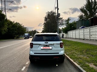 2019 Ford Explorer V Рестайлинг 2, белый, 3000000 рублей, вид 4