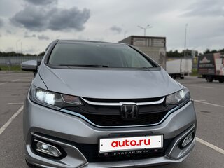 2018 Honda Fit III Рестайлинг, серый, 1350000 рублей, вид 1