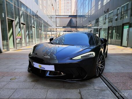 McLaren GT