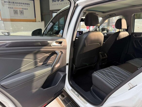 2022 Volkswagen Tiguan II Рестайлинг, белый - вид 18