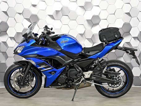 2019 Kawasaki Ninja 650, синий, 655000 рублей, вид 4