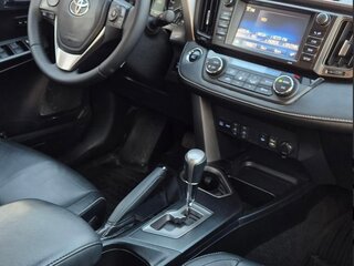 2016 Toyota RAV4 IV (XA40) Рестайлинг, белый, 2500000 рублей, вид 2
