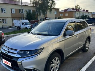 2018 Mitsubishi Outlander III Рестайлинг 3, серебристый, 1400000 рублей, вид 1