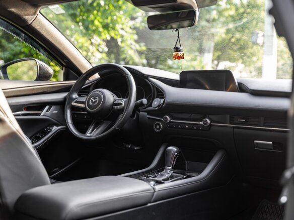 2021 Mazda 3 IV (BP), серый, 2989000 рублей - вид 16