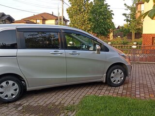 2016 Honda Freed I Рестайлинг 2, серебристый, 1210000 рублей, вид 3