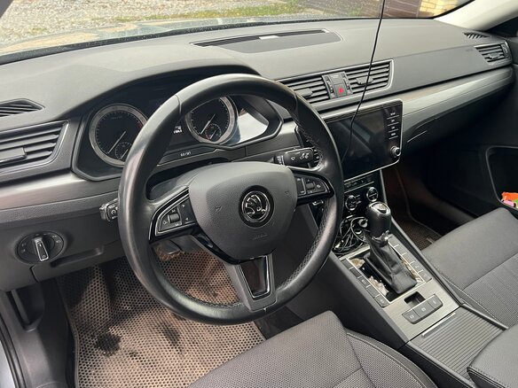 2019 Skoda Superb III Рестайлинг, серый, 2500000 рублей - вид 36