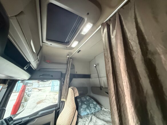 2021 MAN TGX, красный, 11000000 рублей - вид 8