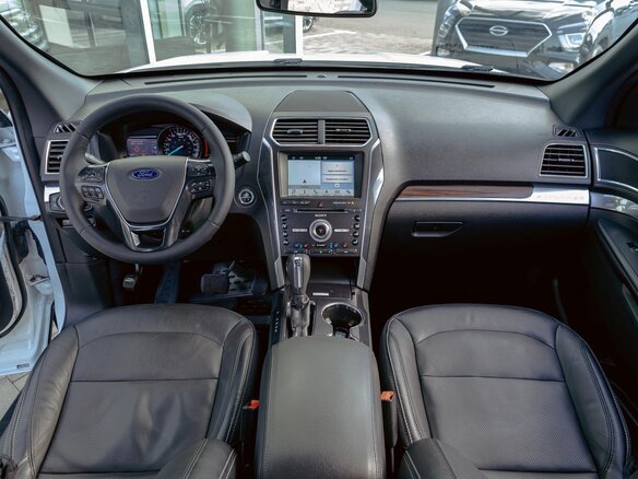 2018 Ford Explorer V Рестайлинг, белый, 2335000 рублей - вид 15