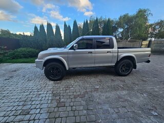 2005 Mitsubishi L200 III Рестайлинг, серебристый, 780000 рублей, вид 4