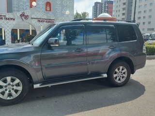 2014 Mitsubishi Pajero IV Рестайлинг 2, серый, 2400000 рублей, вид 3