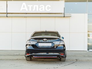 2022 Toyota Camry VIII (XV70) Рестайлинг, чёрный, 2490000 рублей, вид 4