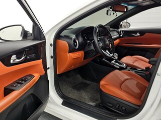 2022 Kia K3 II Рестайлинг, белый, 1570000 рублей, вид 5